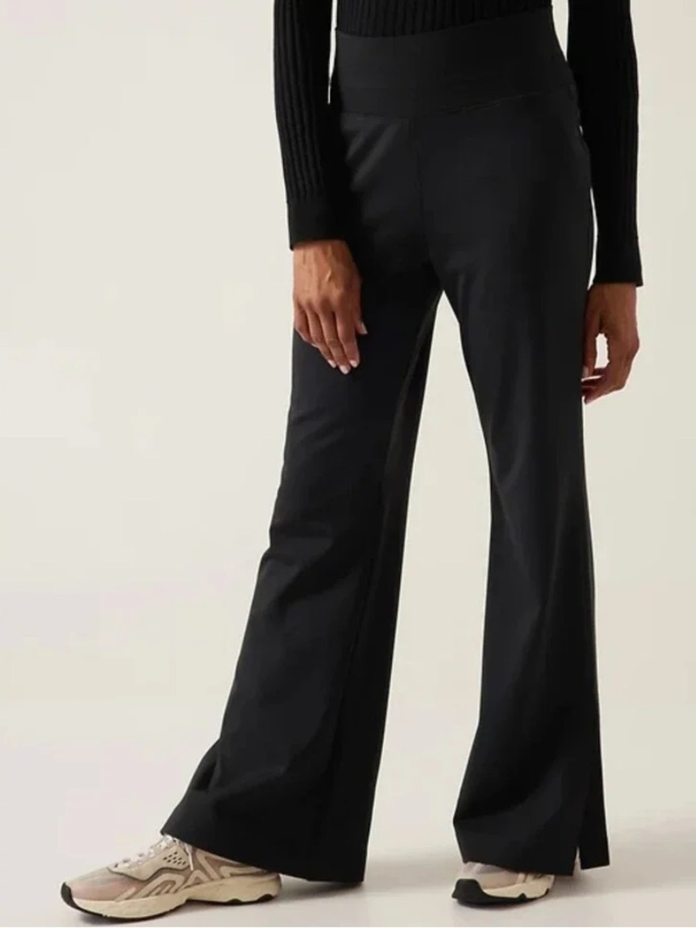 Athleta Venice Flare Pant Black Athleisure Casual Active Women’s Size Small